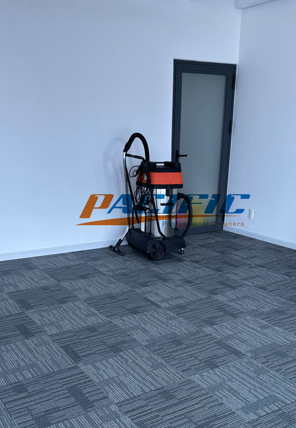 Máy hút bụi công nghiệp Grammy dùng hút bụi thảm